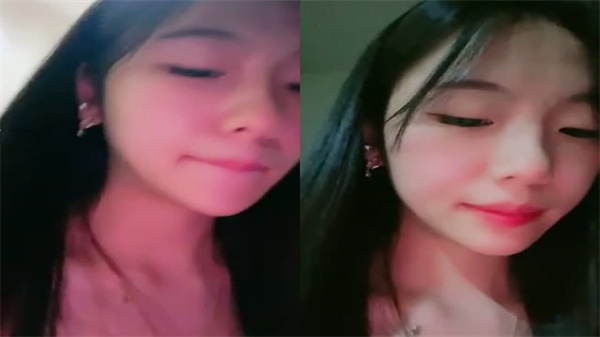 苗窕贫乳骚骚淫声荡语撩骚互动近拍掰穴坐骑道具操封面图