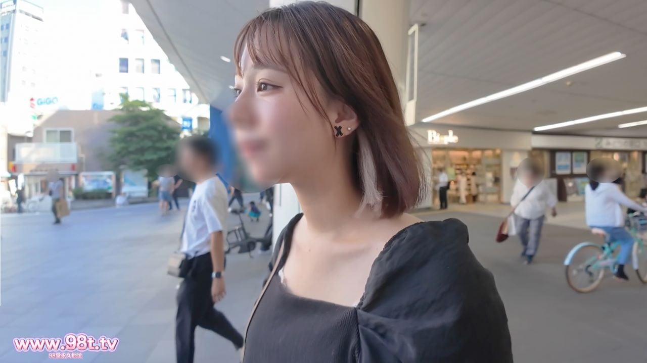 FC2PPV-4768553- 【初】Fカップ(MARCH)美女「居*屋の給料では足りなくて...」学費の為コウ額封面图